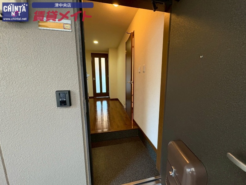 玄関　別部屋反転画像参考