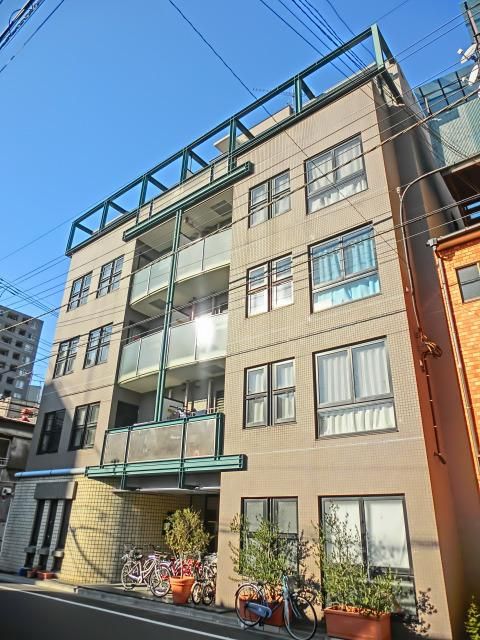 建物外観　重厚感溢れる外観