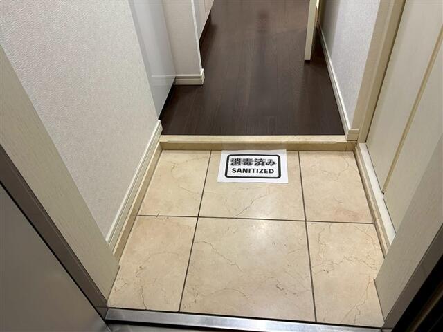 玄関　?