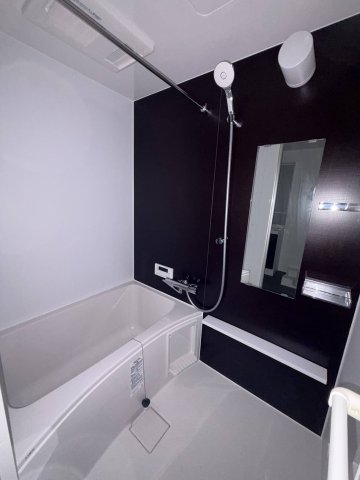 バス・シャワールーム　コンパクトで使いやすいお風呂です