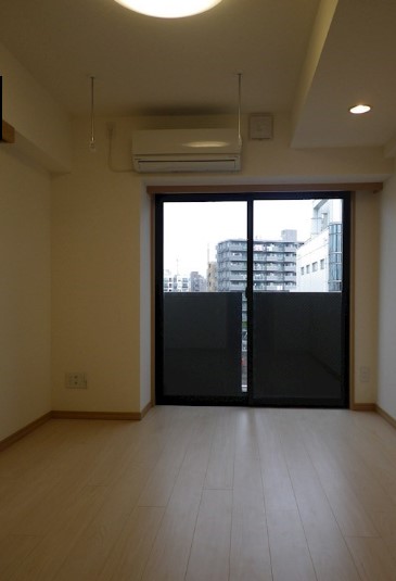 居室・リビング　※別部屋の参考写真です。