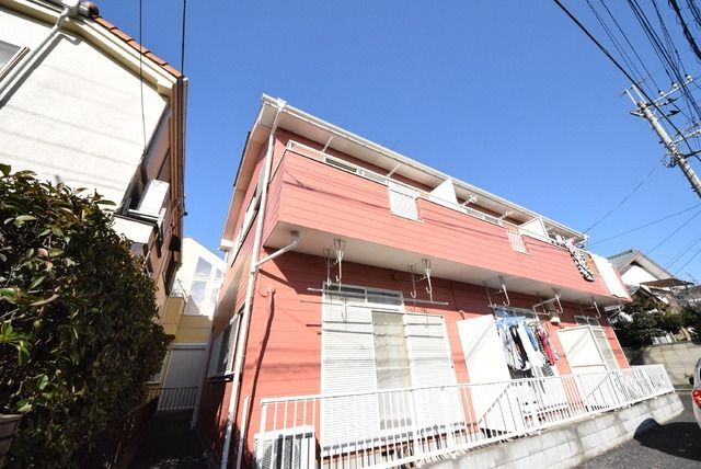 建物外観　静かな住宅街に立地
