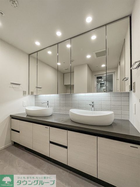 洗面設備　※写真は同タイプ住戸です。