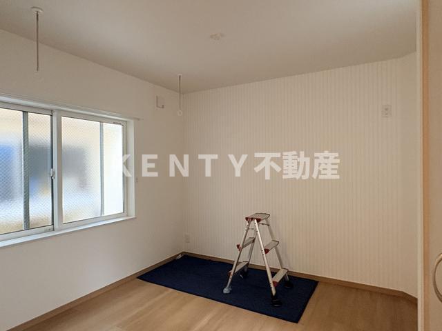 その他部屋・スペース　広くて明るい寝室