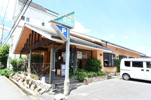 飲食店　カフェナインストーリーズ（飲食店）まで469m