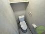 トイレ　トイレは温水洗浄便座付で快適に過ごせそうです。