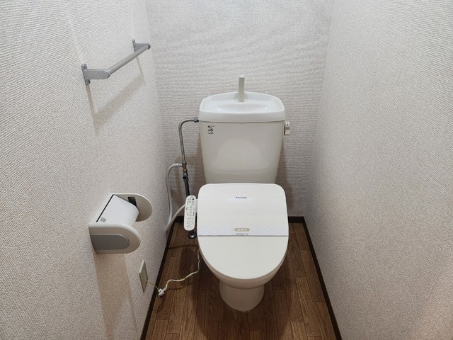 トイレ　温水洗浄暖房便座