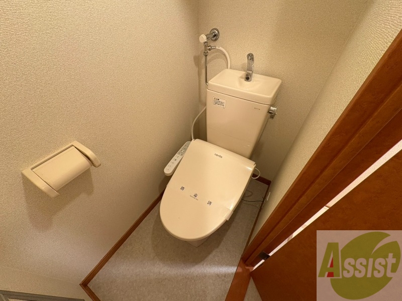 トイレ　こちらはトイレです。清潔感があり、安心して使用できます。