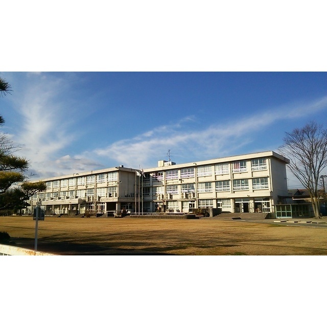 中学校　穂積中学校（瑞穂）（中学校）まで850m