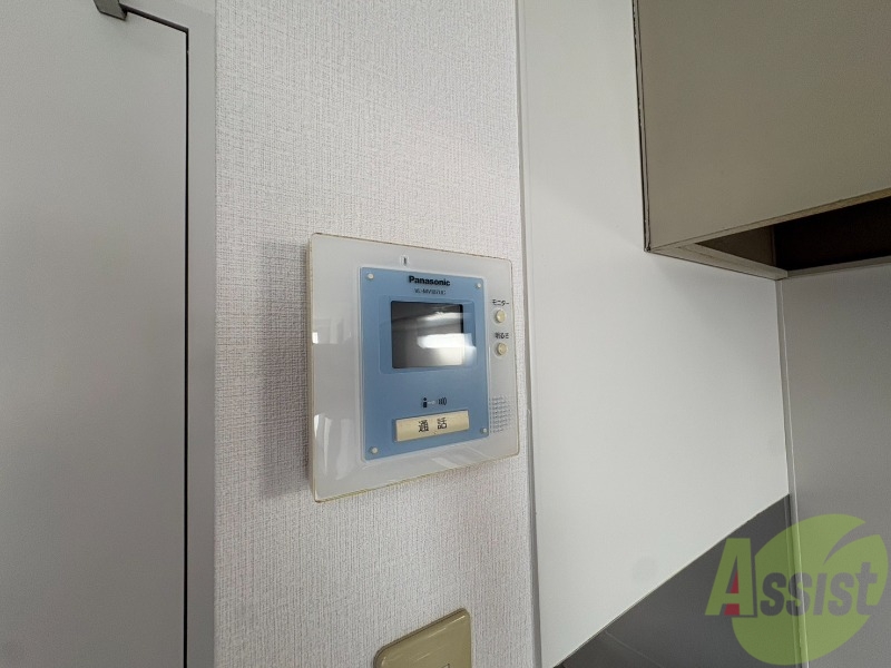セキュリティ　ＴＶモニター付インターホンです。来客者の顔が見えるので安心！