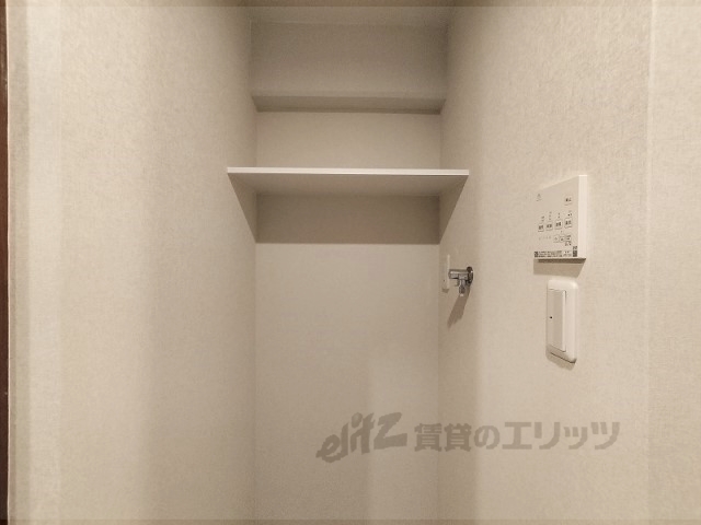 収納　洗濯機上