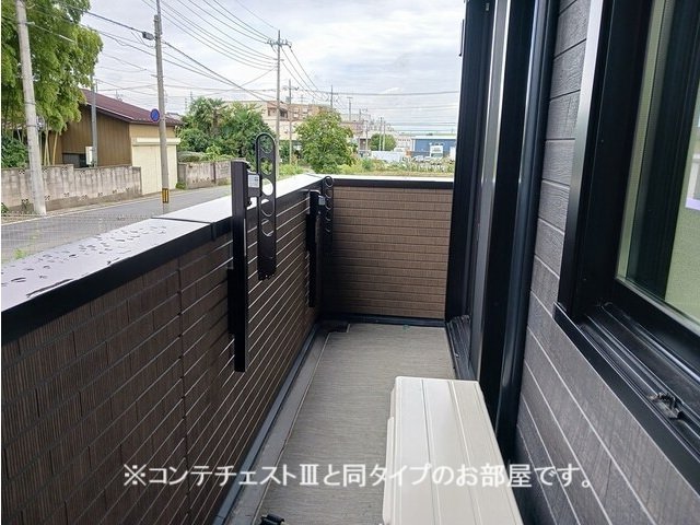 バルコニー　バルコニーからの眺めを楽しみながら食事をしませんか