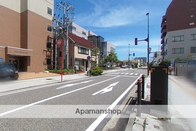 その他　前面道路（その他）まで0m