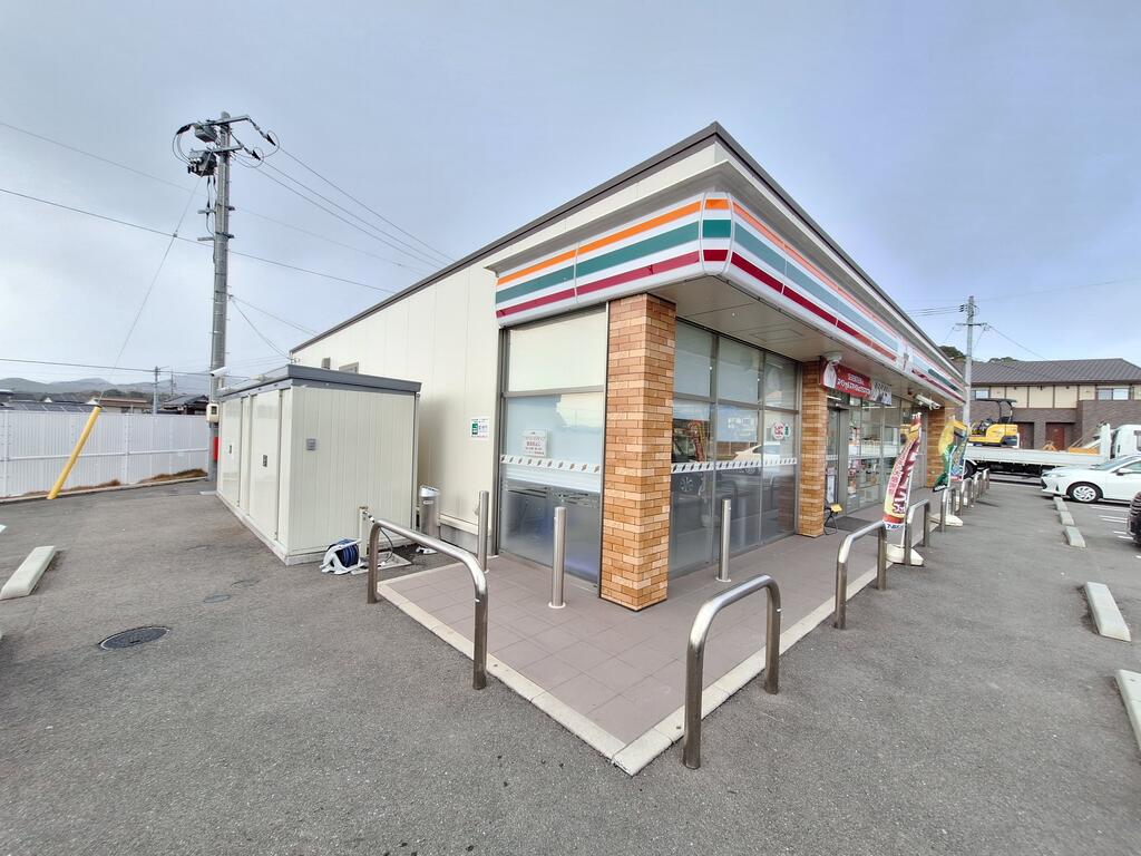 コンビニ　セブンイレブン防府高井店（コンビニ）まで1029m