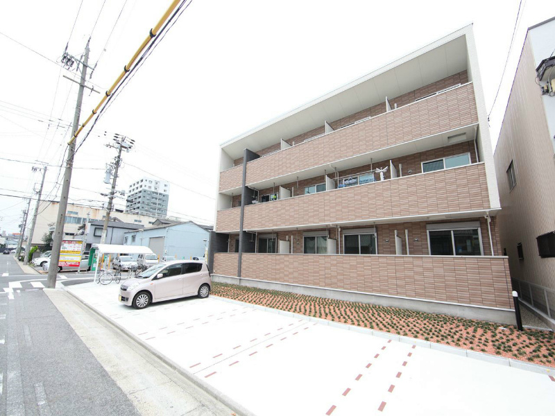 建物外観　外観　オートロック付　外壁タイル張り