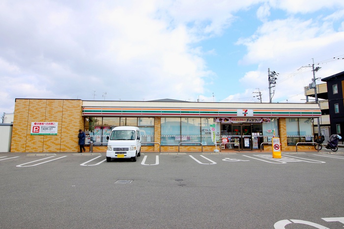 コンビニ　セブンイレブン豊中豊南町東４丁目店（コンビニ）まで154m