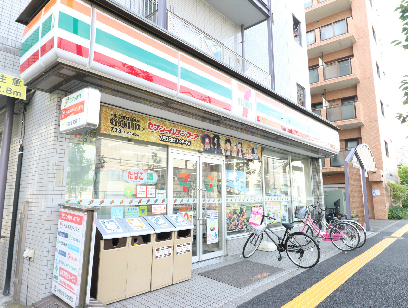 コンビニ　セブンイレブン 千住桜木店（コンビニ）まで294m