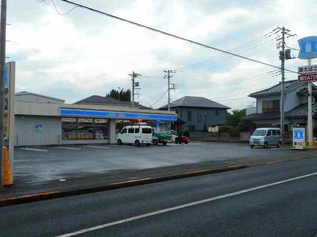 コンビニ　ローソン（コンビニ）まで450m