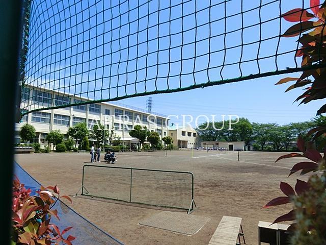 中学校　座間市立西中学校（中学校）まで790m