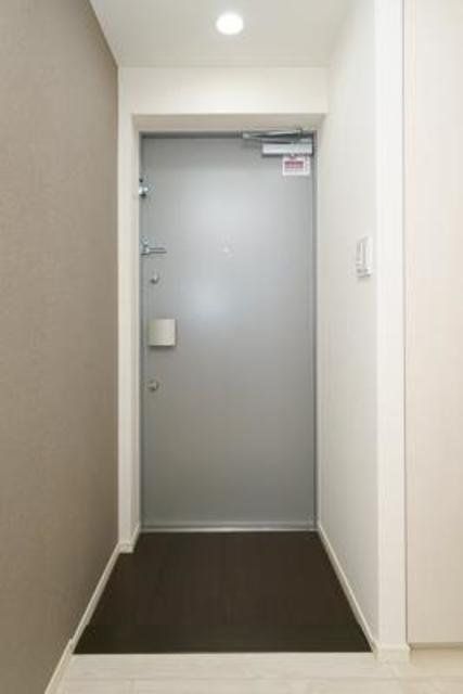 玄関　同タイプの別部屋の写真です