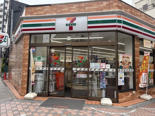 コンビニ　セブンイレブン 横浜伊勢佐木町7丁目店（コンビニ）まで583m