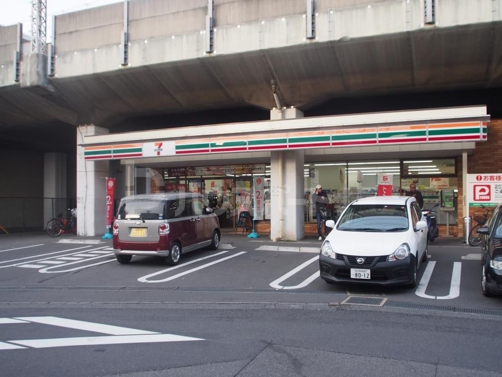 コンビニ　セブンイレブン船橋本中山2丁目店（コンビニ）まで340m