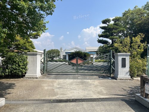 小学校　うきは市立吉井小学校（小学校）まで558m