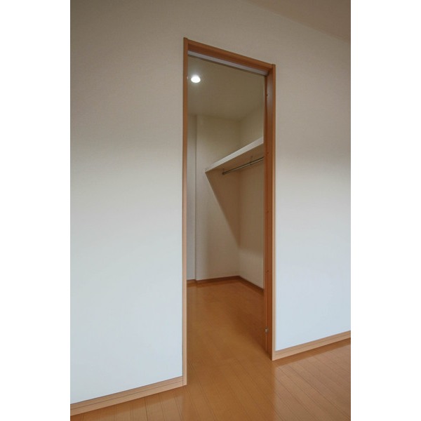 収納　同じ建物の別のお部屋