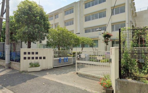 中学校　豊中市立第十五中学校（中学校）まで595m