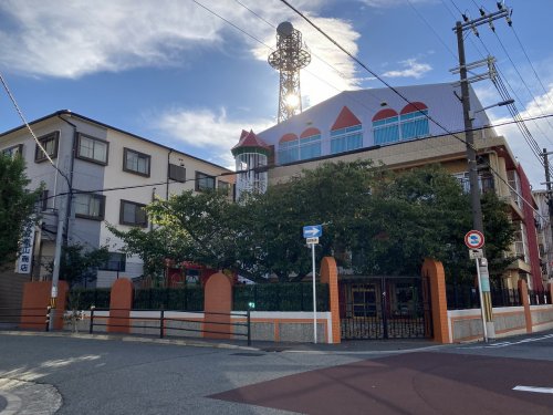 幼稚園・保育園　認定こども園ファミリー（幼稚園・保育園）まで429m