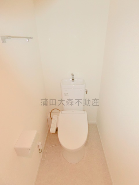トイレ　温水洗浄機能付きのトイレ