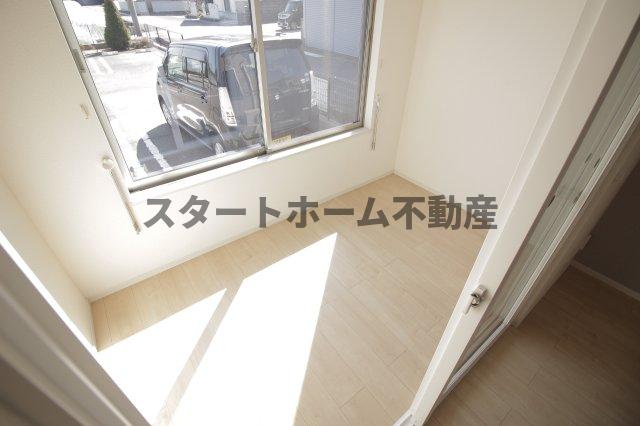 バルコニー　暖かな日差しのふりそそぐバルコニー