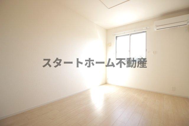 その他部屋・スペース　落ち着いて過ごせるお部屋なので、寝室にいかがでしょうか