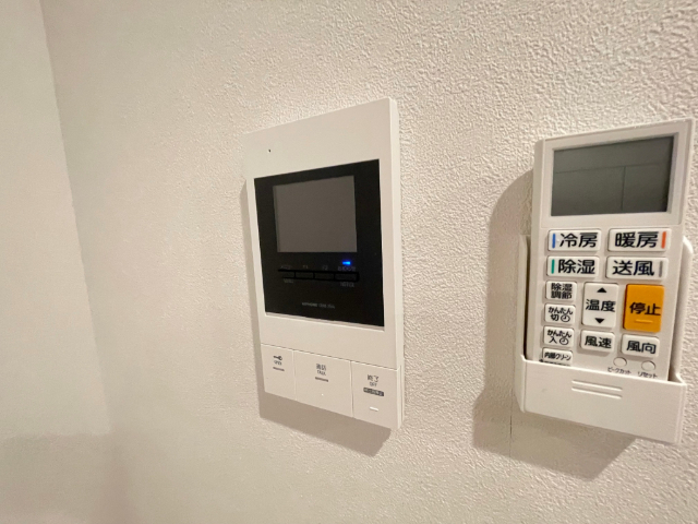 セキュリティ　オートロック、モニターフォン付き