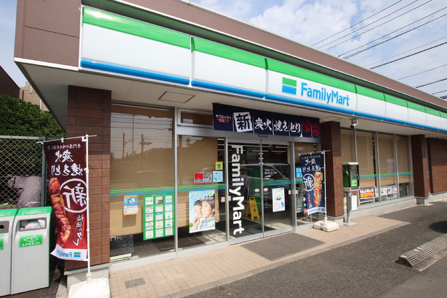 コンビニ　ファミリーマート藤沢石川５丁目（コンビニ）まで338m
