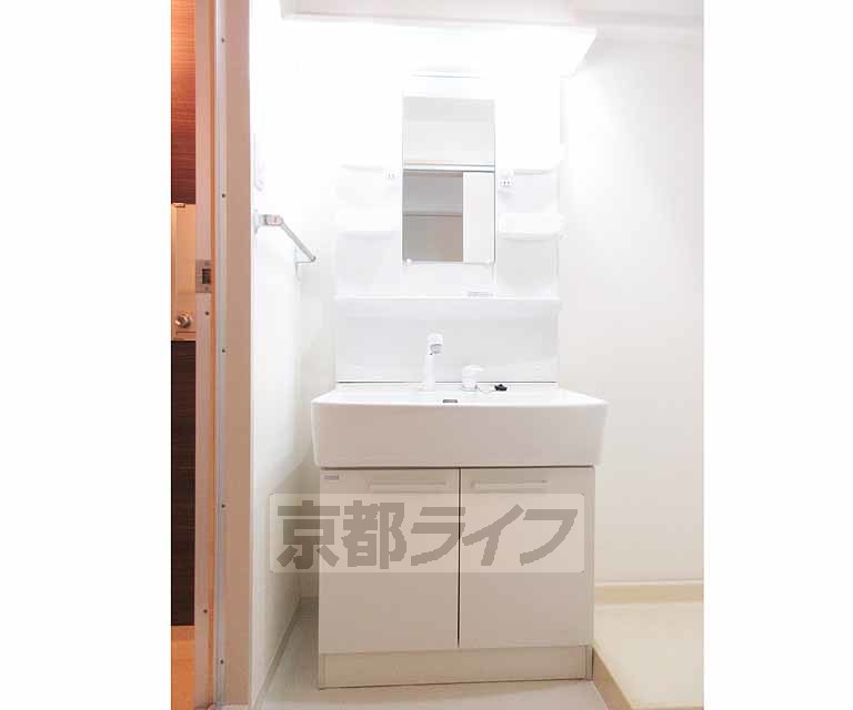 洗面設備　独立洗面台です。