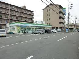 コンビニ　ファミリーマート 東大阪西堤店（コンビニ）まで279m