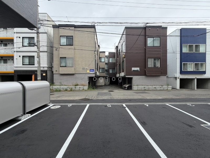 駐車場　駐車場もございます。