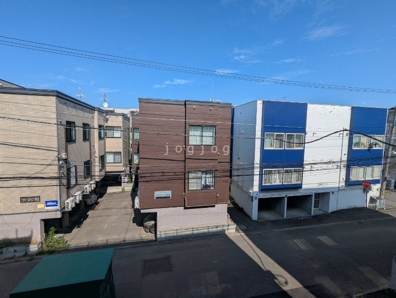 眺望　天気の良い日は窓からの景色も綺麗な眺めとなります。