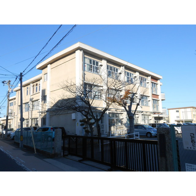 小学校　三里小学校　　０５（小学校）まで1240m