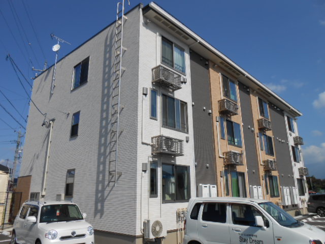 建物外観　サンルーム側（南面）を南西方向より撮影