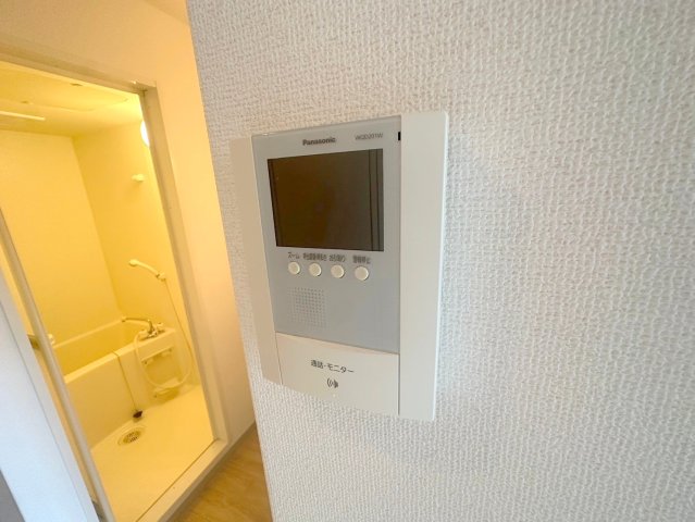 セキュリティ　TVモニターホンで来客が誰か確認してから開けて下さいね