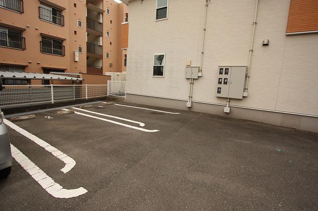 駐車場　駐車場