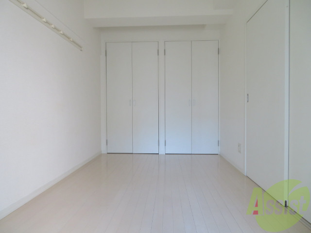 その他部屋・スペース　こちらは６帖の洋室です。寝室にご利用ください。