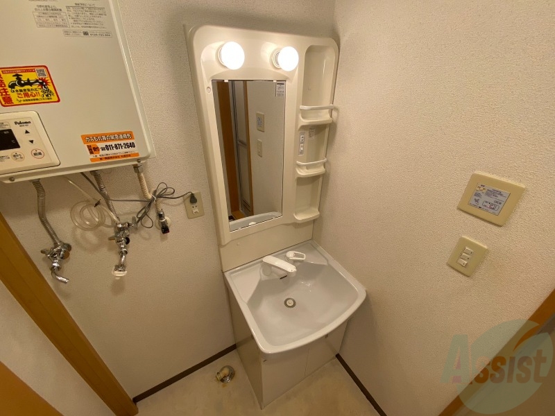 洗面設備　こちらに洗面台があります。朝の洗顔はこちらで。