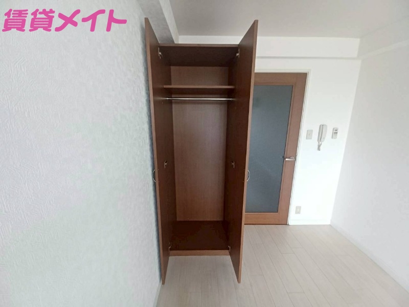 収納　同物件別室反転タイプ画像