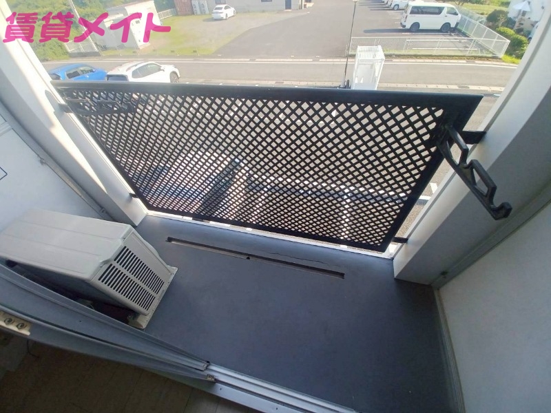 バルコニー　同物件別室反転タイプ画像