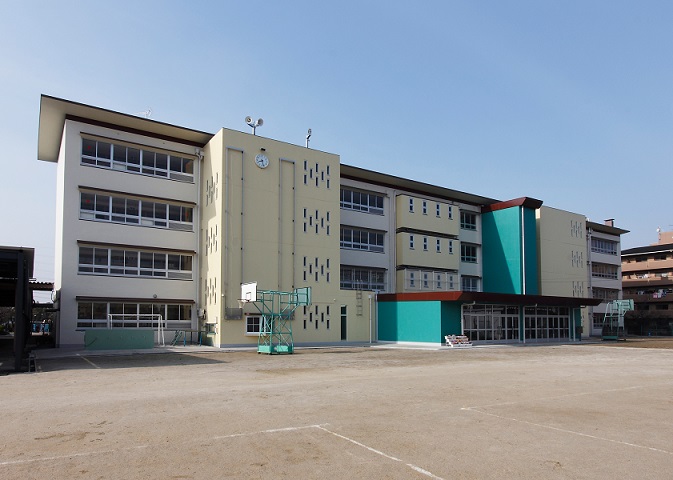 中学校　門真市立第５中学校（中学校）まで404m