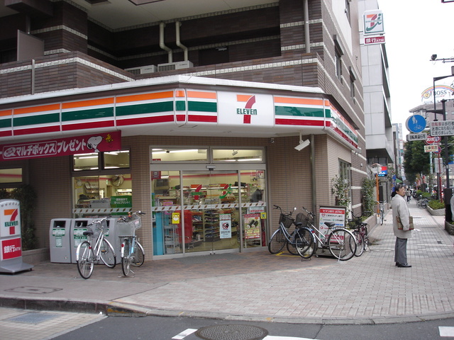 コンビニ　セブンイレブン江戸川西小岩4丁目店（コンビニ）まで511m