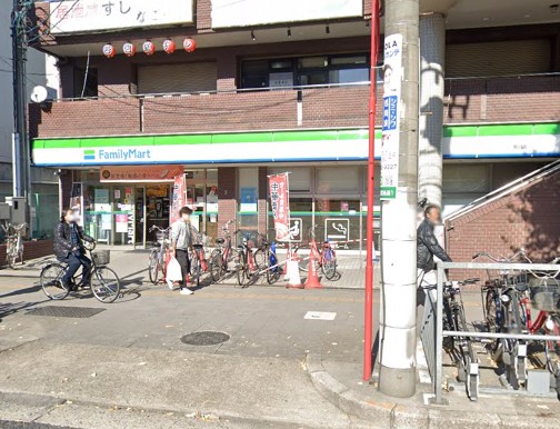 コンビニ　ファミリーマート 黒川店（コンビニ）まで724m